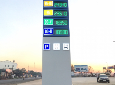 Bảng Led 7 Đoạn Giá Xăng Size Lớn 1270x470mm - Trụ 8m6