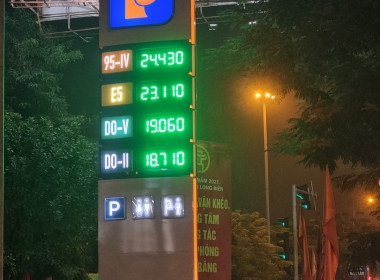 Bảng Led 7 Đoạn Giá Xăng Size 840x370mm - Trụ 6m8