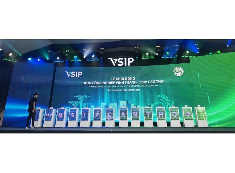 Bục Đại Biểu Màn Hình Led